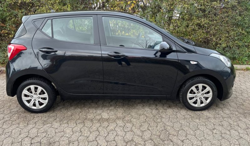 
								Hyundai i10 1,0 Move 5d full									