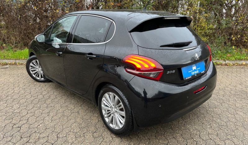 
								Peugeot 208 1,2 VTi 82 Allure 5d full									