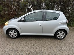 
										Toyota Aygo 1,0 5d full									