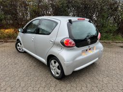 
										Toyota Aygo 1,0 5d full									