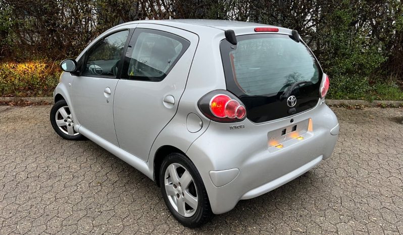 
								Toyota Aygo 1,0 5d full									