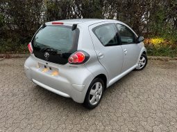 
										Toyota Aygo 1,0 5d full									