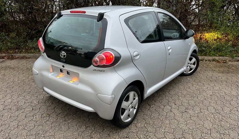 
								Toyota Aygo 1,0 5d full									