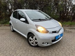 
										Toyota Aygo 1,0 5d full									