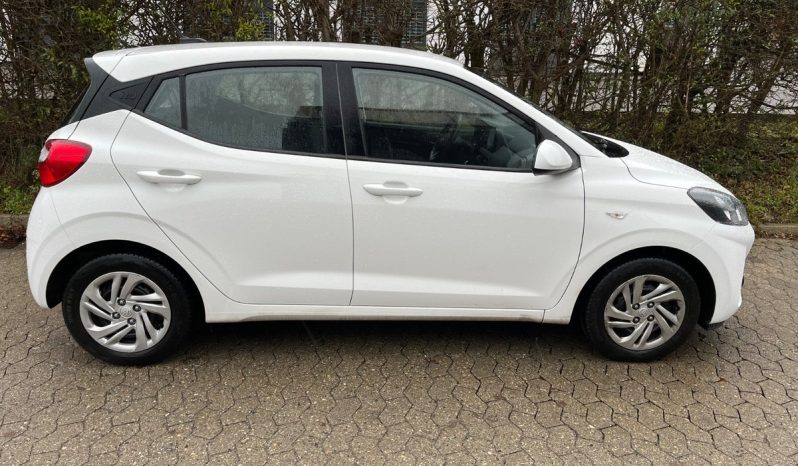 
								Hyundai i10 1,0 MPi Essential 5d full									