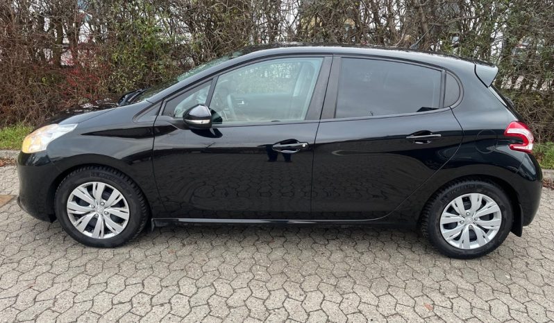 
								Peugeot 208 1,2 e-VTi 82 Excite ESG 5d full									