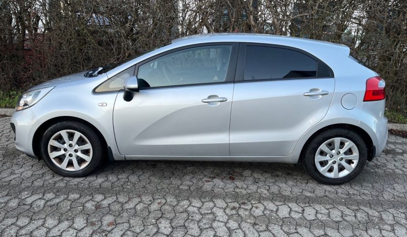 
								Kia Rio 1,2 CVVT Premium 5d full									