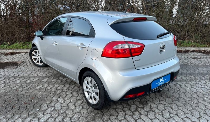 
								Kia Rio 1,2 CVVT Premium 5d full									