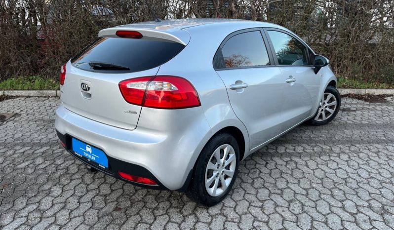 
								Kia Rio 1,2 CVVT Premium 5d full									