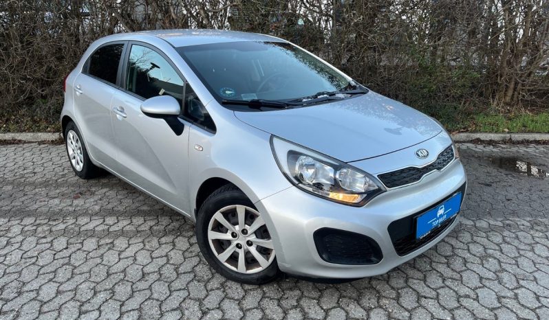 
								Kia Rio 1,2 CVVT Premium 5d full									