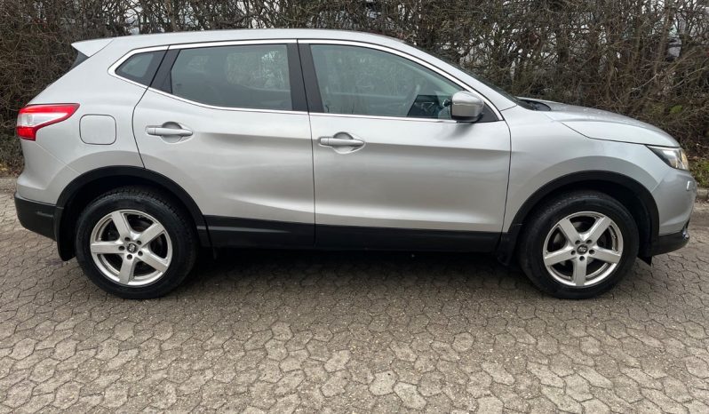 
								Nissan Qashqai 1,2 Dig-T 115 Visia 5d full									