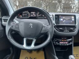 
										Peugeot 208 1,2 VTi Allure Sky 5d full									