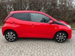 
										Toyota Aygo 1,0 VVT-i x-clusiv x-shift 5d full									