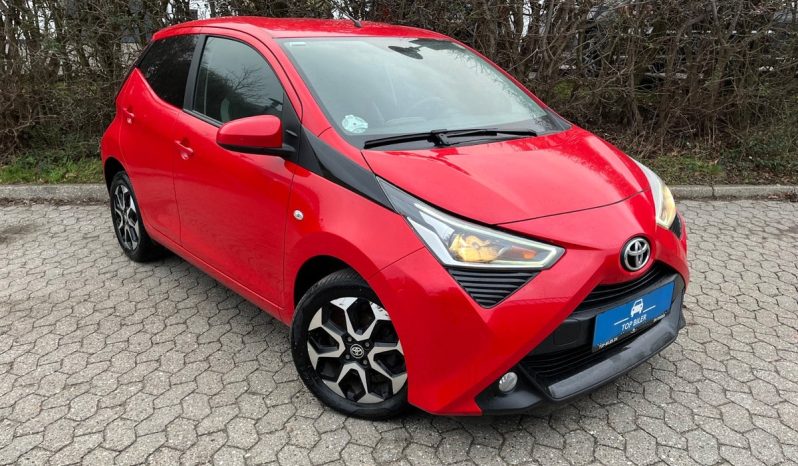 
								Toyota Aygo 1,0 VVT-i x-clusiv x-shift 5d full									