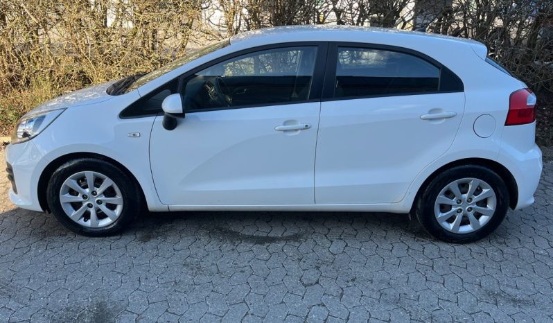 
								Kia Rio 1,2 CVVT Style 5d full									