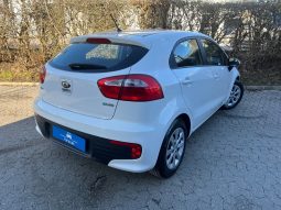 
										Kia Rio 1,2 CVVT Style 5d full									