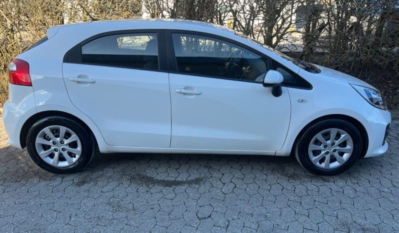 
								Kia Rio 1,2 CVVT Style 5d full									