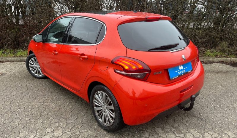 
								Peugeot 208 1,2 e-THP 110 Allure Sky 5d full									