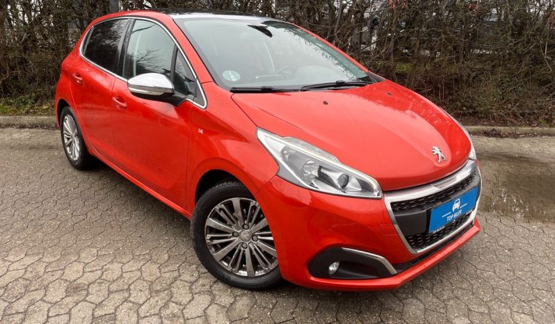 
								Peugeot 208 1,2 e-THP 110 Allure Sky 5d full									