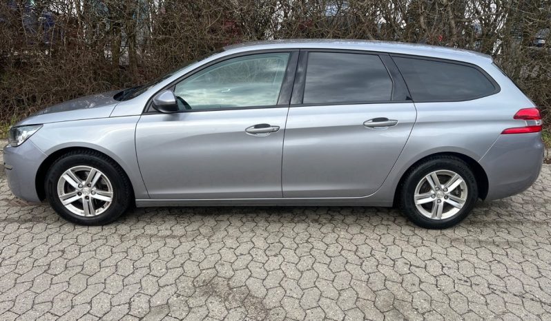 
								Peugeot 308 1,2 e-THP 110 Active SW 5d full									