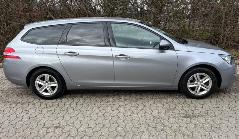 
								Peugeot 308 1,2 e-THP 110 Active SW 5d full									