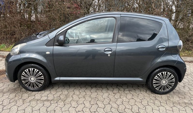 
								Toyota Aygo 1,0 VVT-i T3 5d full									