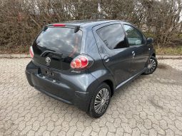 
										Toyota Aygo 1,0 VVT-i T3 5d full									