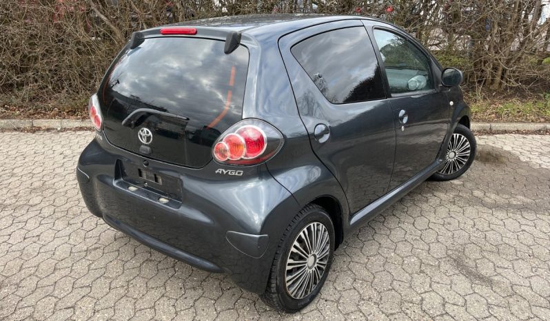 
								Toyota Aygo 1,0 VVT-i T3 5d full									