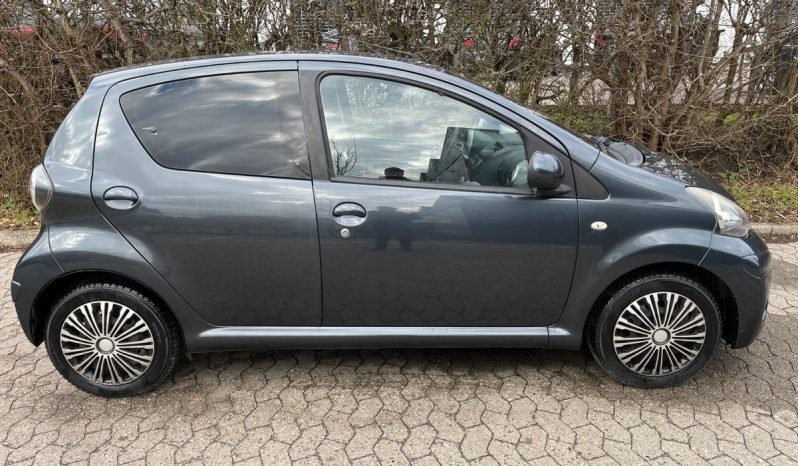 
								Toyota Aygo 1,0 VVT-i T3 5d full									