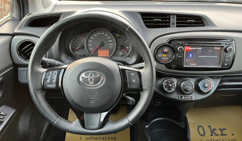 
								Toyota Yaris 1,0 VVT-i T2 Touch 5d full									