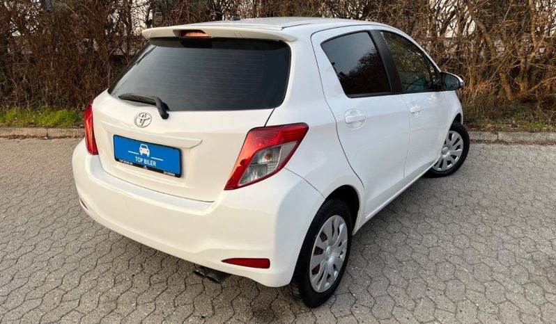 
								Toyota Yaris 1,0 VVT-i T2 Touch 5d full									