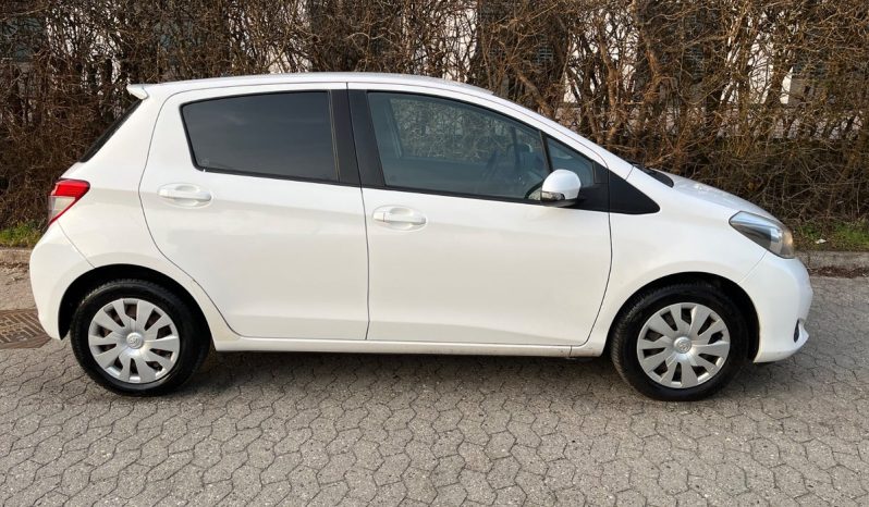 
								Toyota Yaris 1,0 VVT-i T2 Touch 5d full									